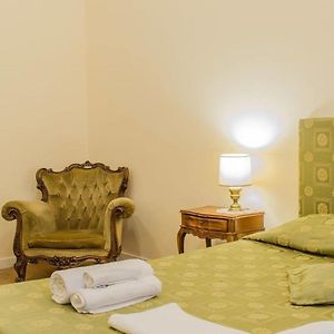 Uitgebreide Kamer met een King Size Bed